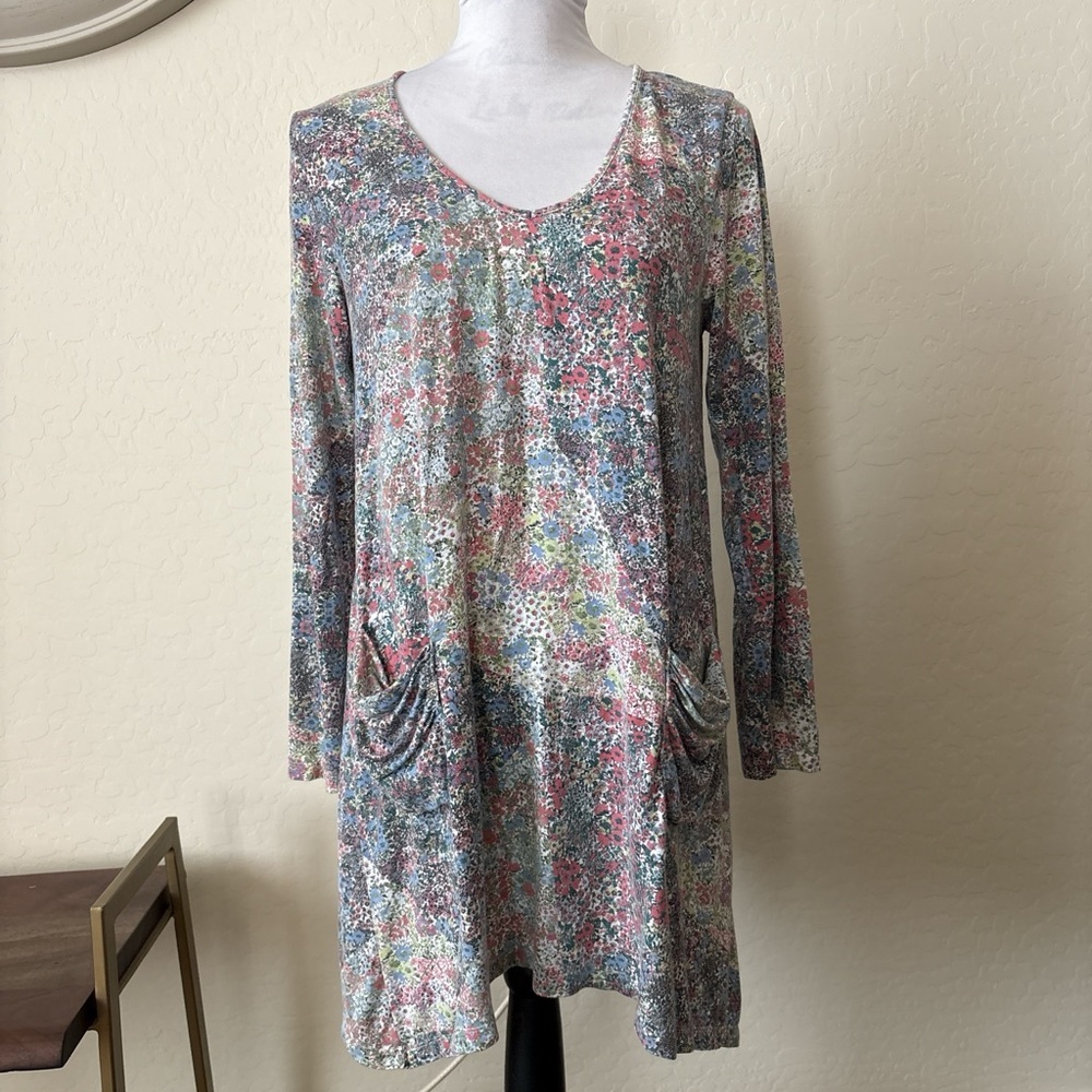 Bundle of Kut and Lucky Brand multicolor Tops with Floral Accents. L - Picture 5 of 13